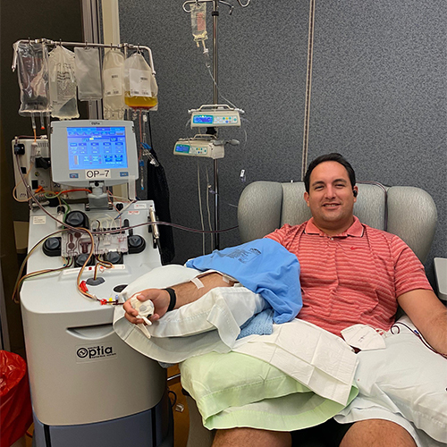 亚历克斯·梅迪纳捐献造血干细胞