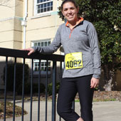 土木工程专业的研究生萨利·巴特莫(Sally Bartelmo)也在寻求在30岁之前在美国50个州都跑一场马拉松。