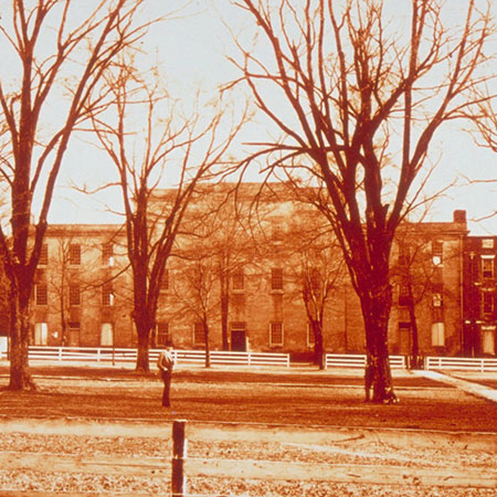 Legare大学的历史照片，法学院的第二个家