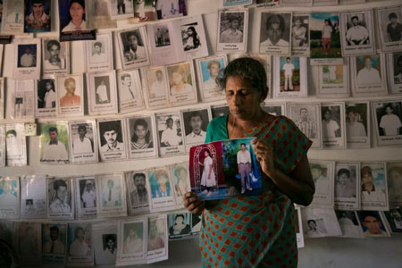 内战10年后，斯里兰卡人缅怀失踪的家人